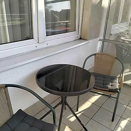 Apartmán Komfortowy Apartamen Nad Morzem W Kolobrzegu 300 M Od Morza W Dzielnicy Uzdrowiskowej *